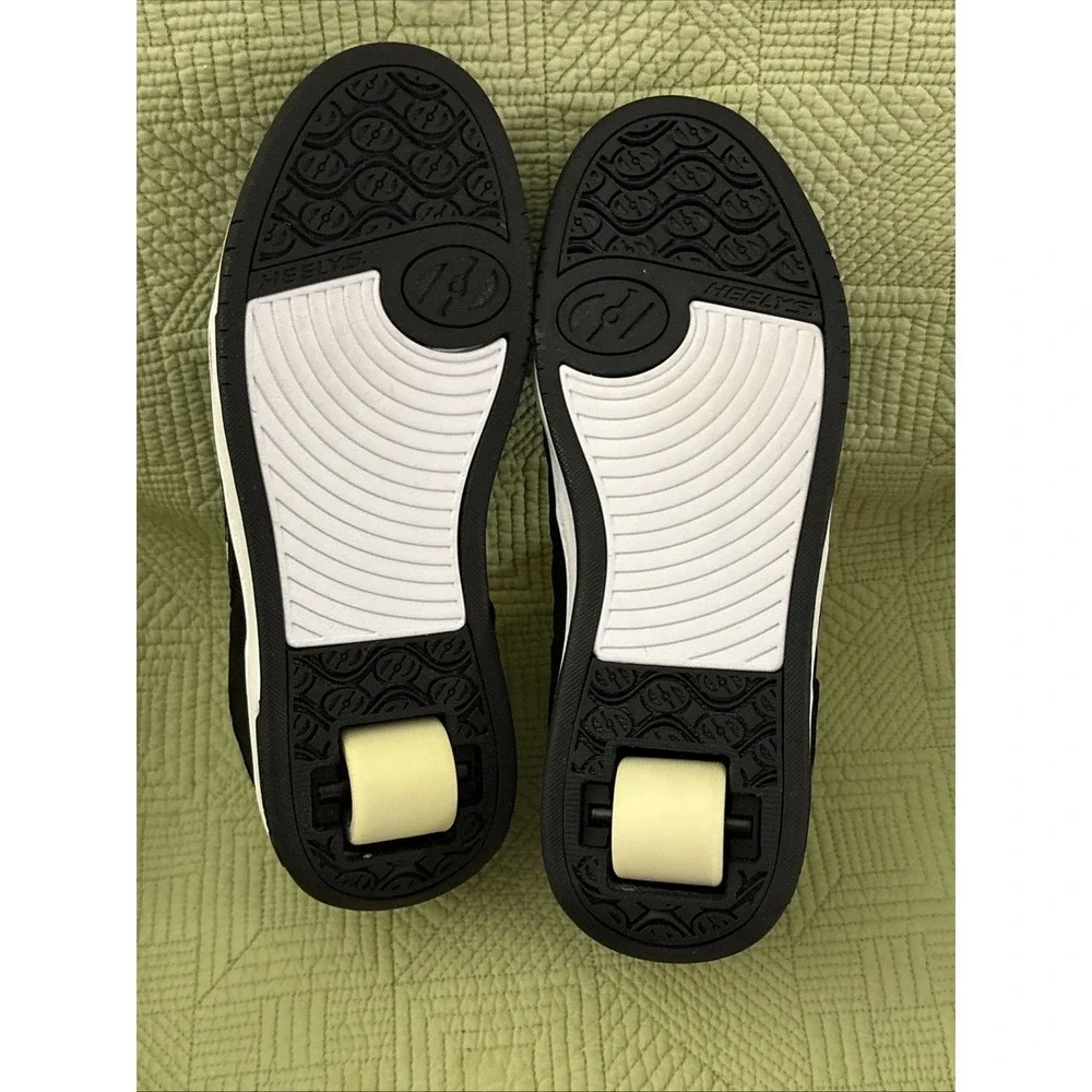 Heelys Voyager HE100713 Black White Wheeled Shoes Men's Size 10 New